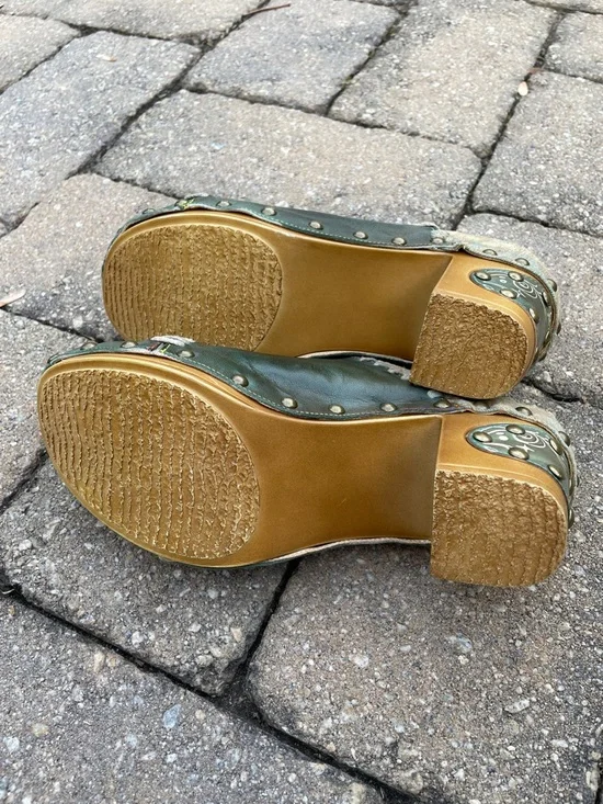 Green Hand-Painted Leather Studded Block Heel Clog Sandals sz 9.5 - Picture 8 of 9